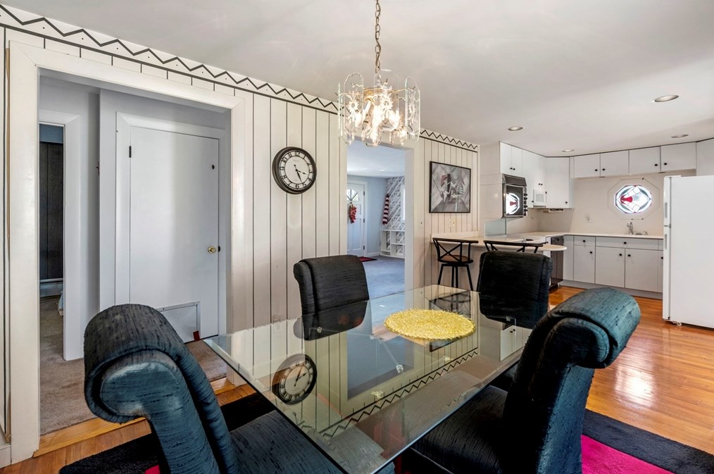 289 Shr Dr, Marblehead MA 01945-1452 exterior