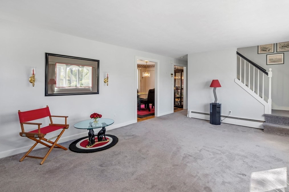 289 Shr Dr, Marblehead MA 01945-1452 exterior