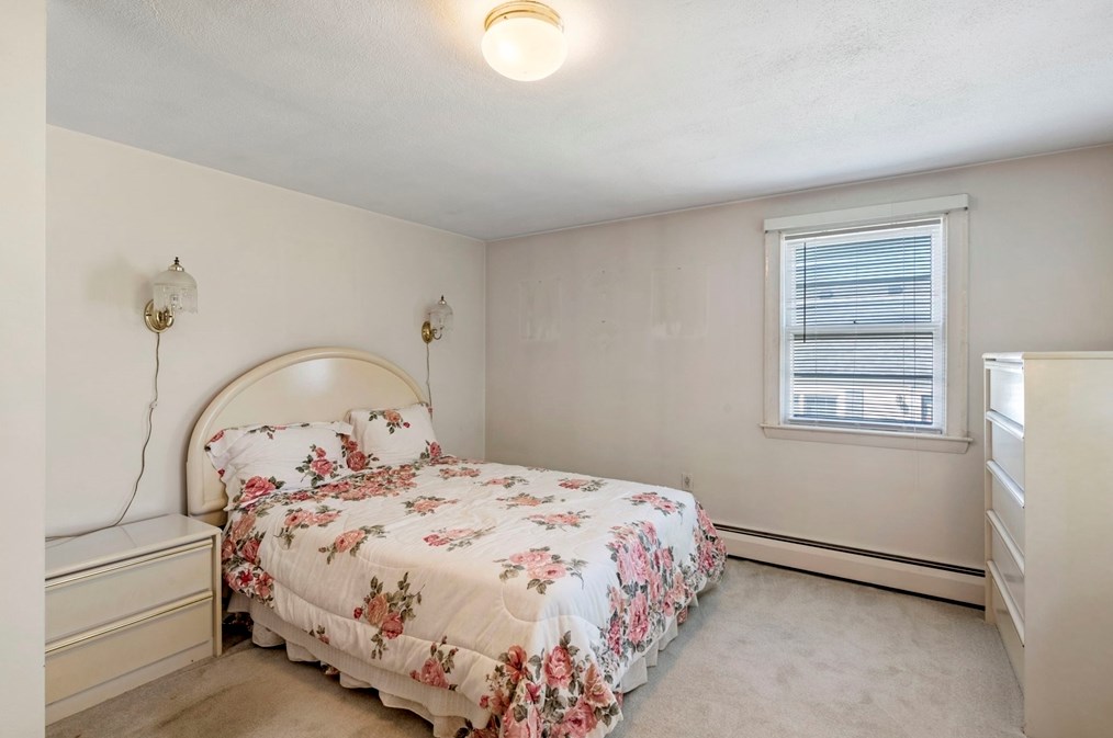 289 Shr Dr, Marblehead MA 01945-1452 exterior