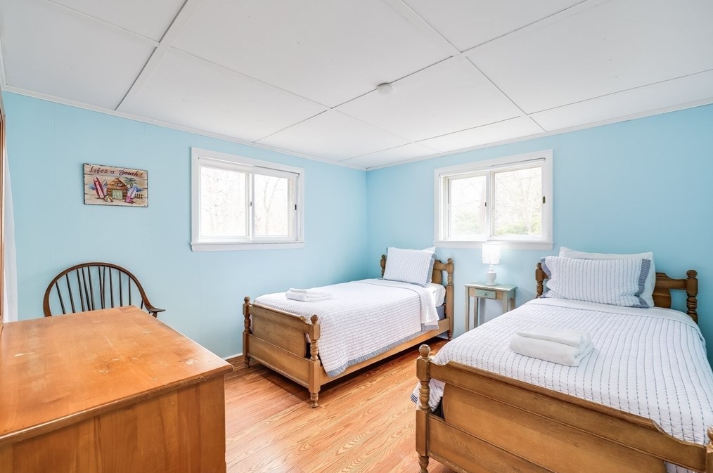 65 Boreen Rd, Eastham MA 02642-2947 exterior