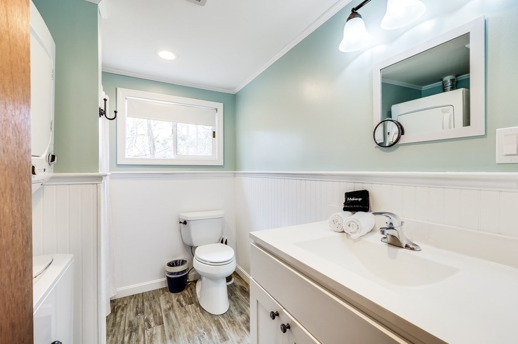 65 Boreen Rd, Eastham MA 02642-2947 exterior