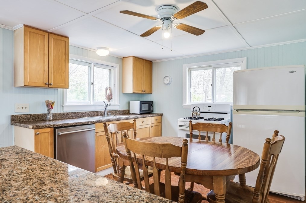 65 Boreen Rd, Eastham MA 02642-2947 exterior