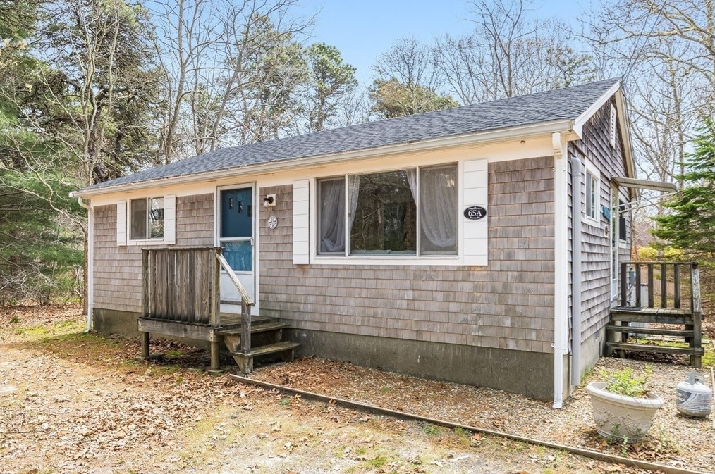 65 Boreen Rd, Eastham MA 02642-2947 exterior