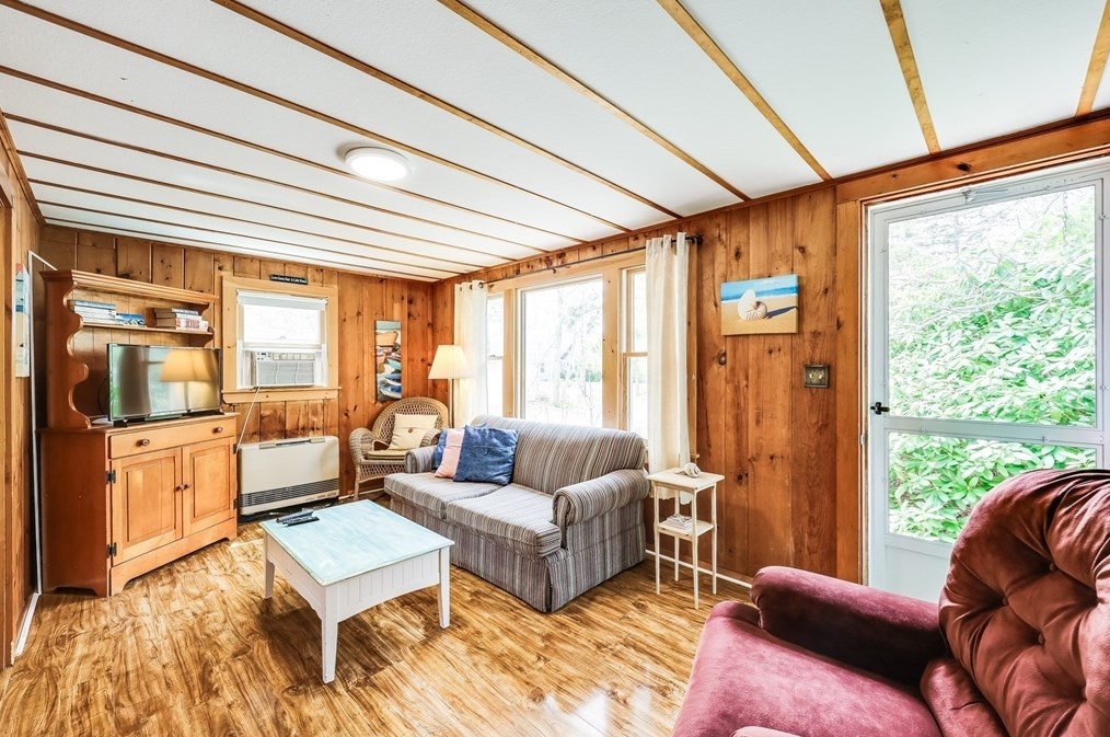 65 Boreen Rd, Eastham MA 02642-2947 exterior