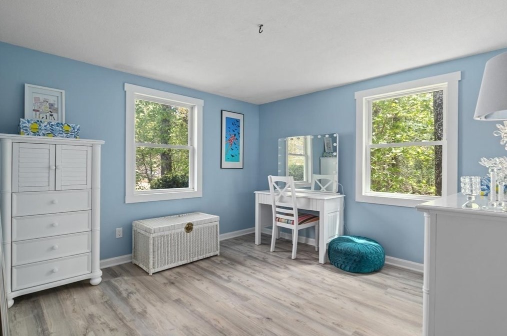 10 Thom Ave, Bourne MA  02532-4224 exterior