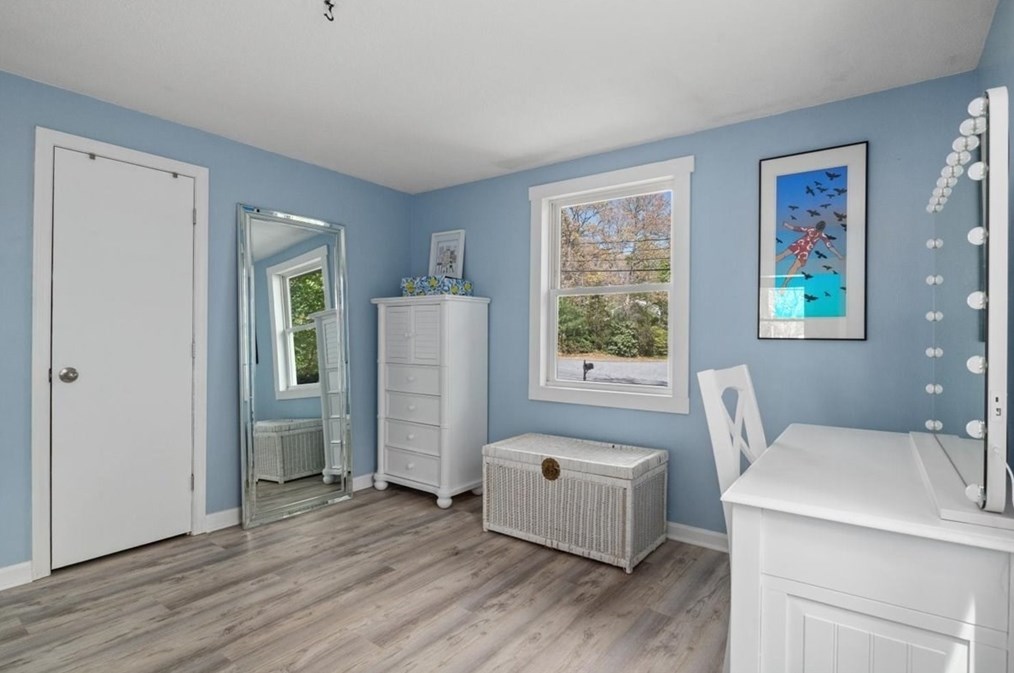 10 Thom Ave, Bourne MA  02532-4224 exterior