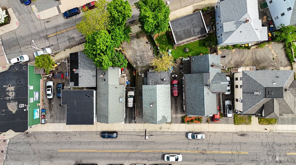 259 Branch St, Lowell MA 01851-1833 exterior