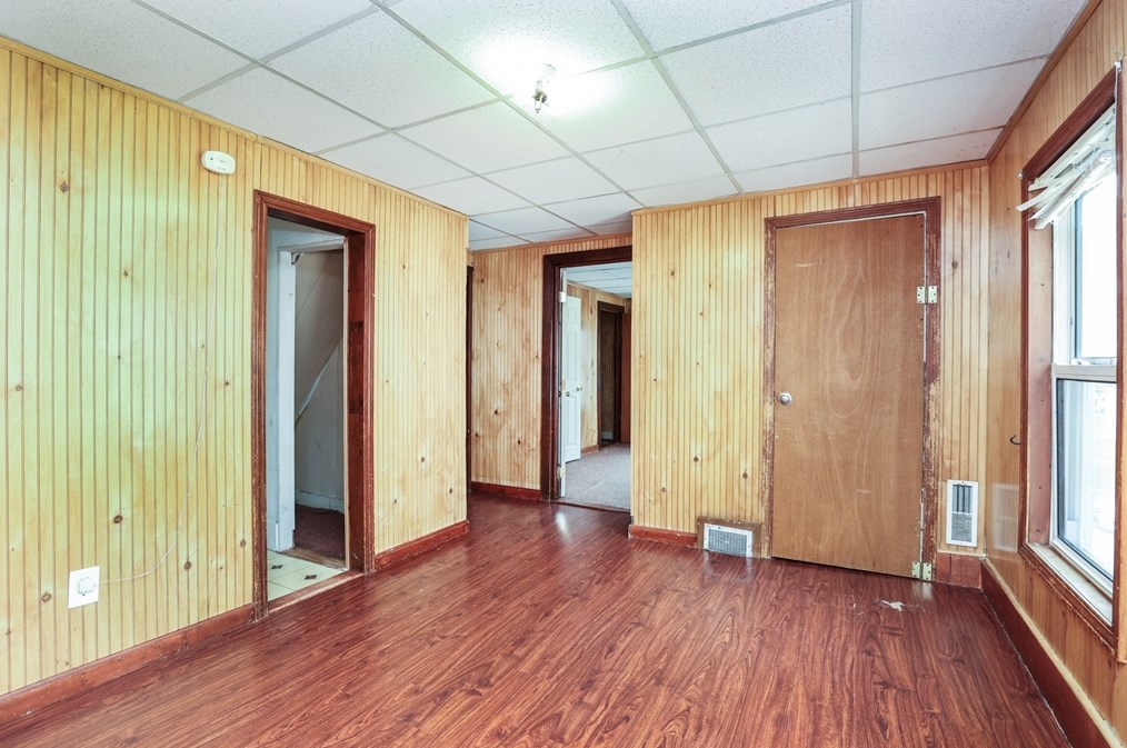 259 Branch St, Lowell MA 01851-1833 exterior