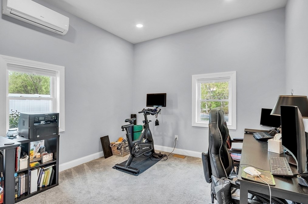 5 Maple St, Sutton MA 01590-1662 exterior