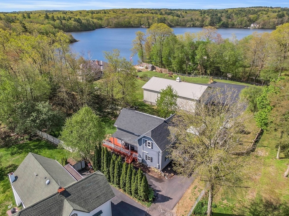 5 Maple St, Sutton MA 01590-1662 exterior