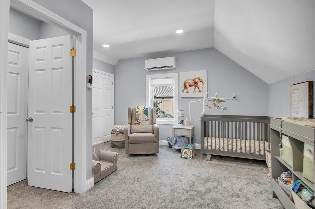 5 Maple St, Sutton MA 01590-1662 exterior