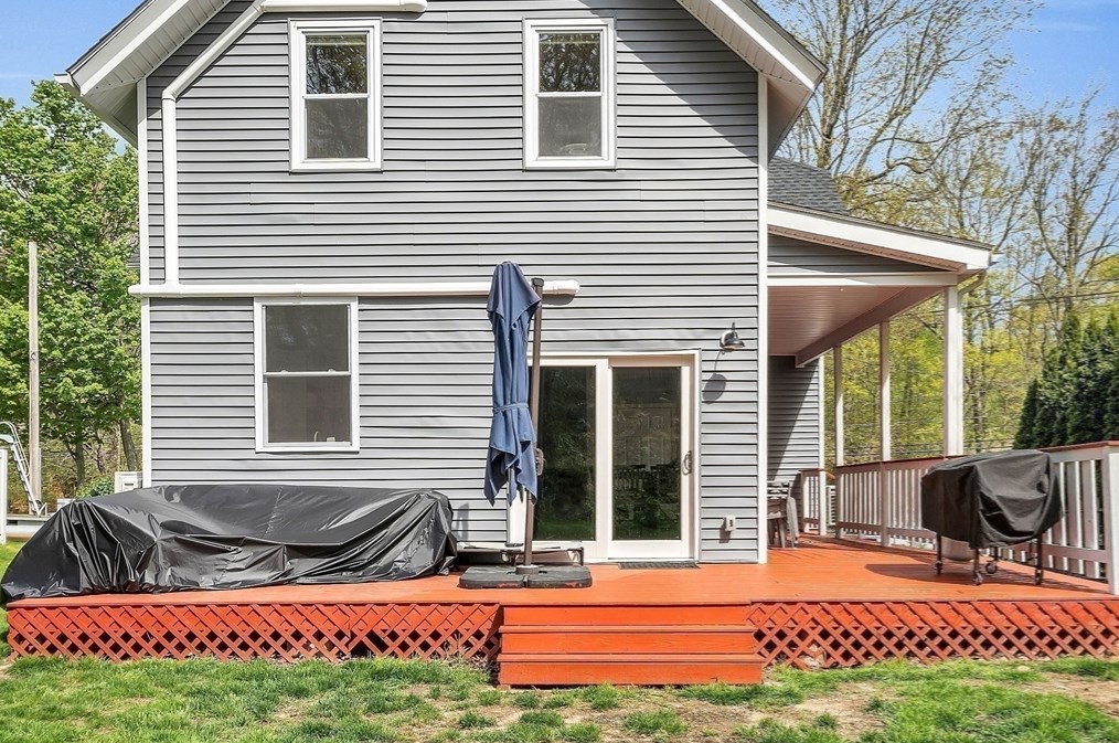 5 Maple St, Sutton MA 01590-1662 exterior