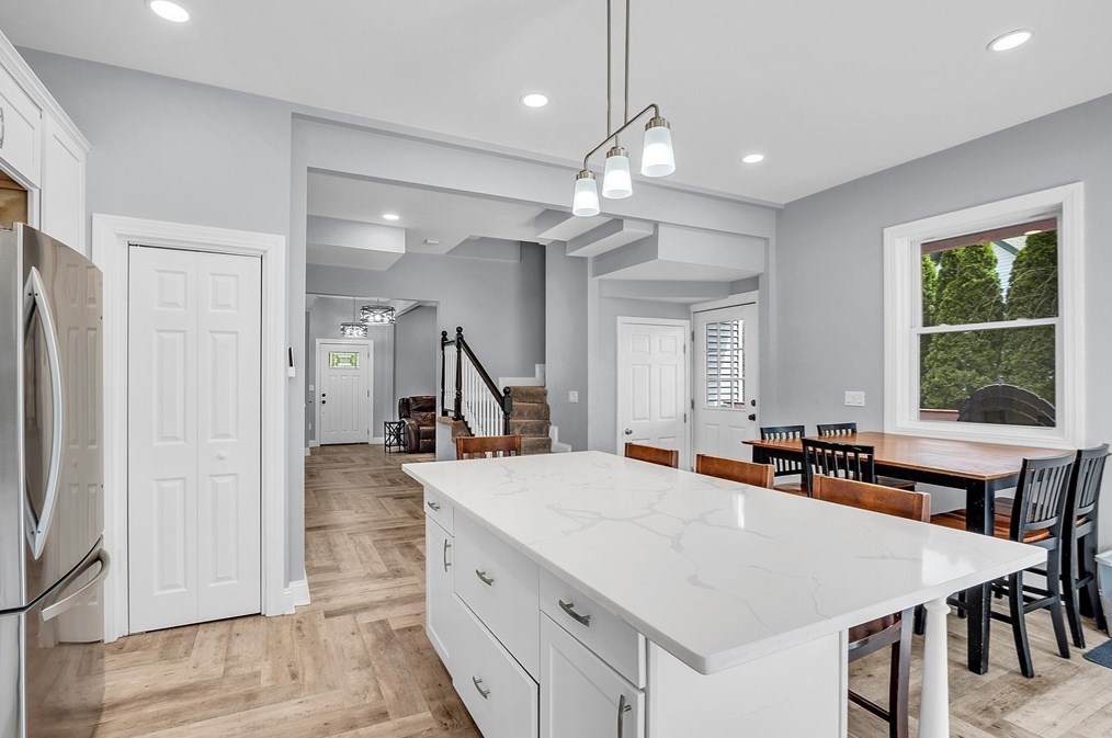 5 Maple St, Sutton MA 01590-1662 exterior