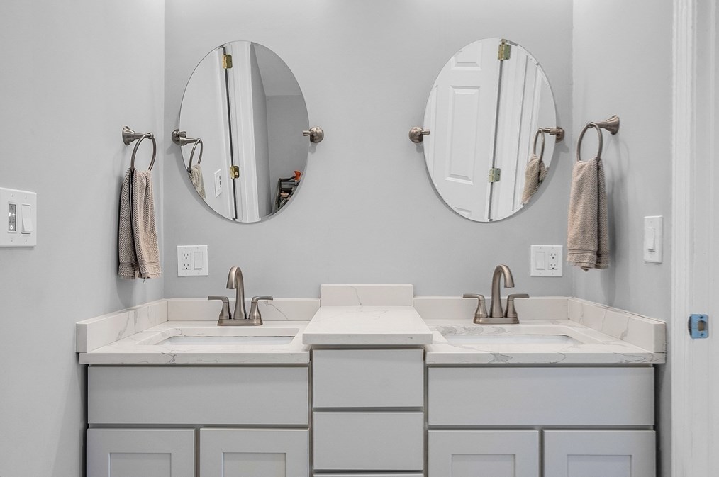 5 Maple St, Sutton MA 01590-1662 exterior