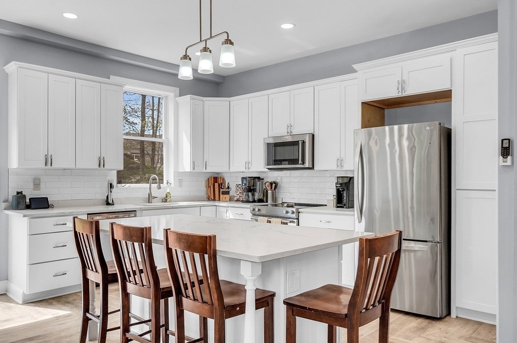 5 Maple St, Sutton MA 01590-1662 exterior