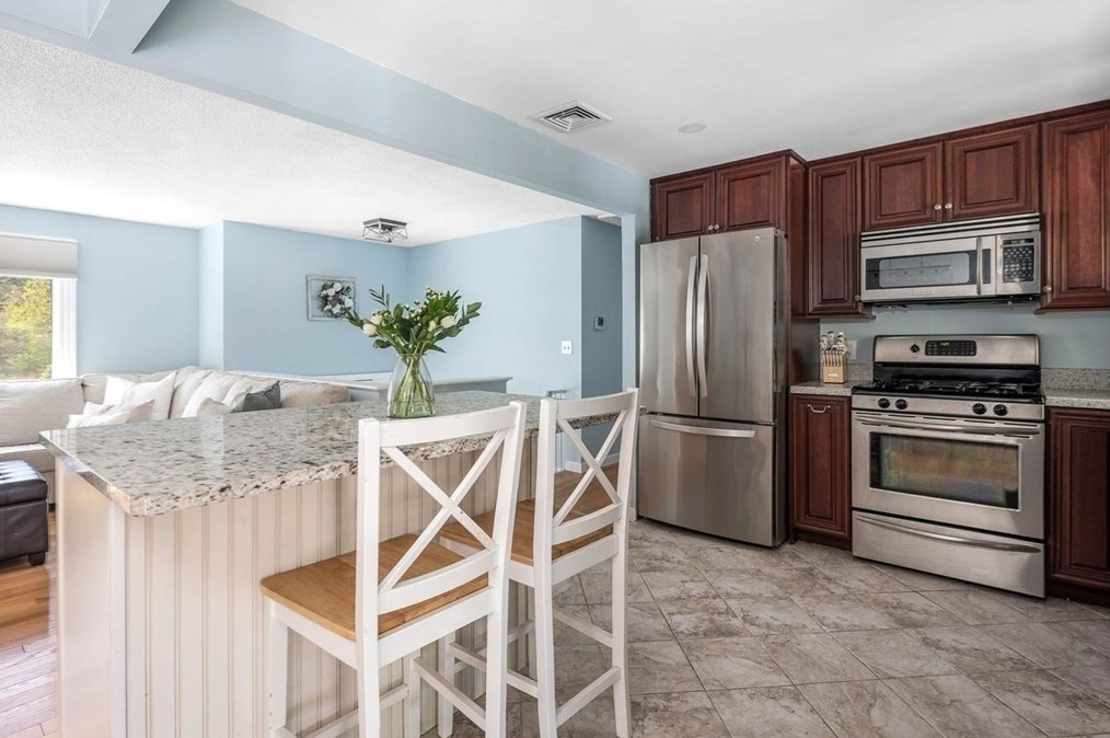 22 Ashberry St, Plymouth MA 02360-5217 exterior