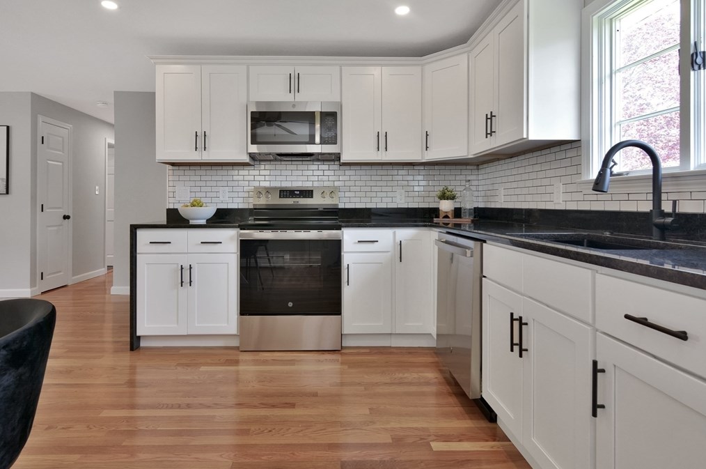 19 Francis Rd, Salem MA 01970-2908 exterior