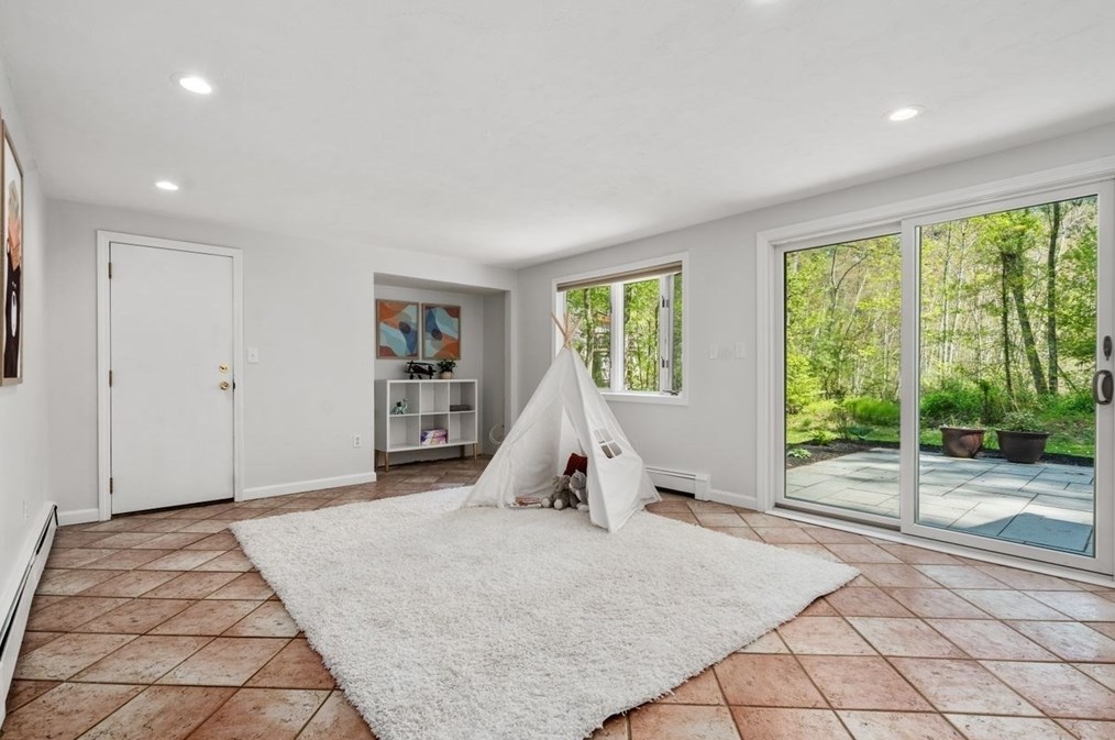 9 Arborwood Rd, Acton MA 01720-4420 exterior