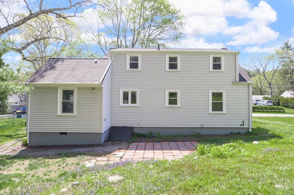 15 Davidson Rd, Framingham MA  01701-3229 exterior