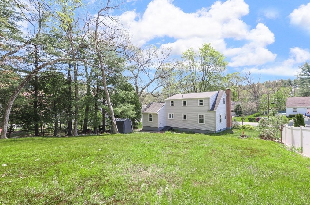 15 Davidson Rd, Framingham MA  01701-3229 exterior