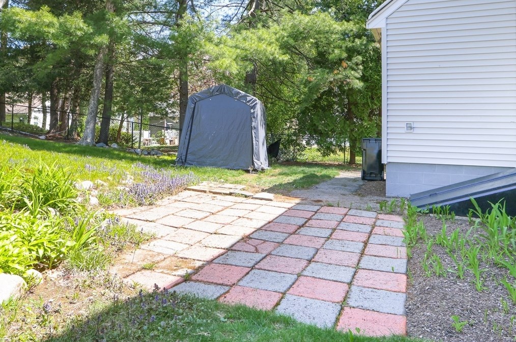 15 Davidson Rd, Framingham MA  01701-3229 exterior