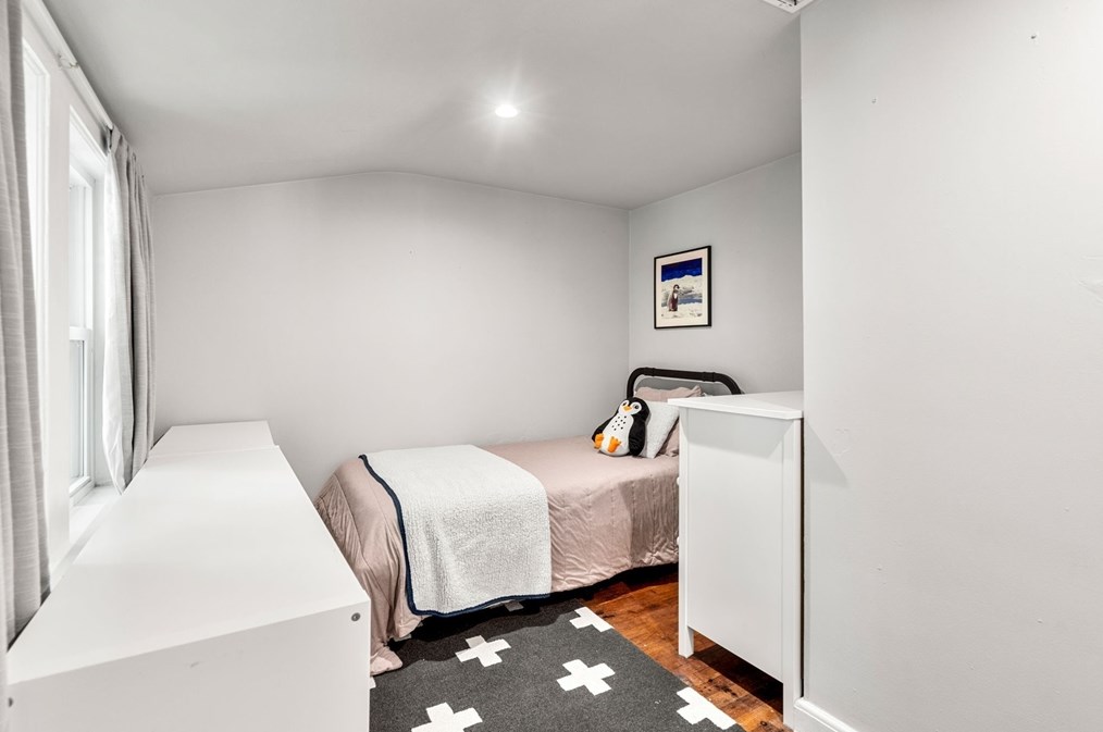 14 Pierrepont Rd, Newton MA 02462-1126 exterior