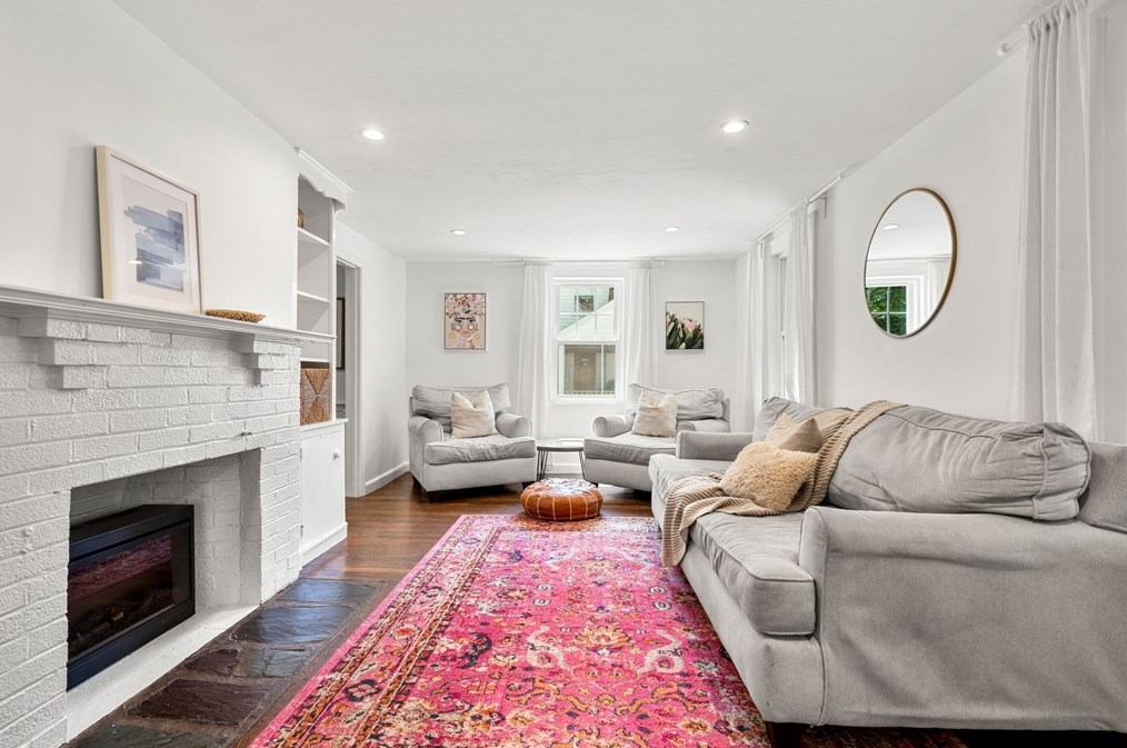 14 Pierrepont Rd, Newton MA 02462-1126 exterior