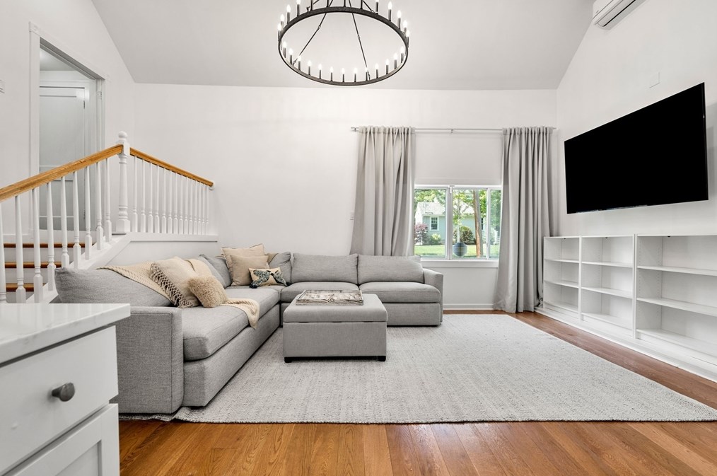 14 Pierrepont Rd, Newton MA 02462-1126 exterior