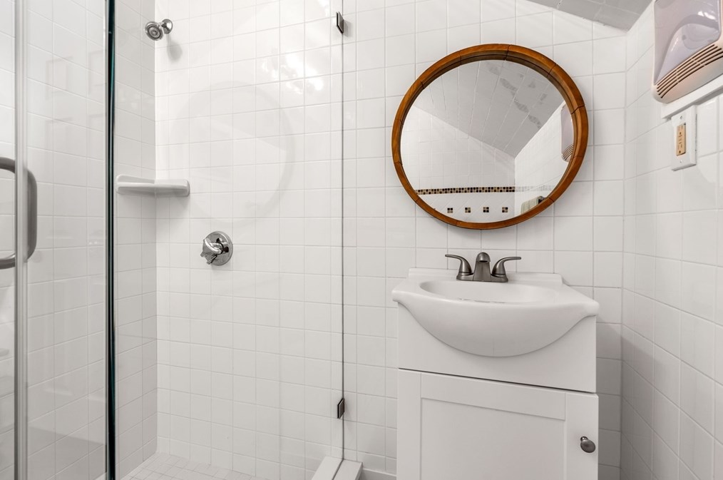 14 Pierrepont Rd, Newton MA 02462-1126 exterior