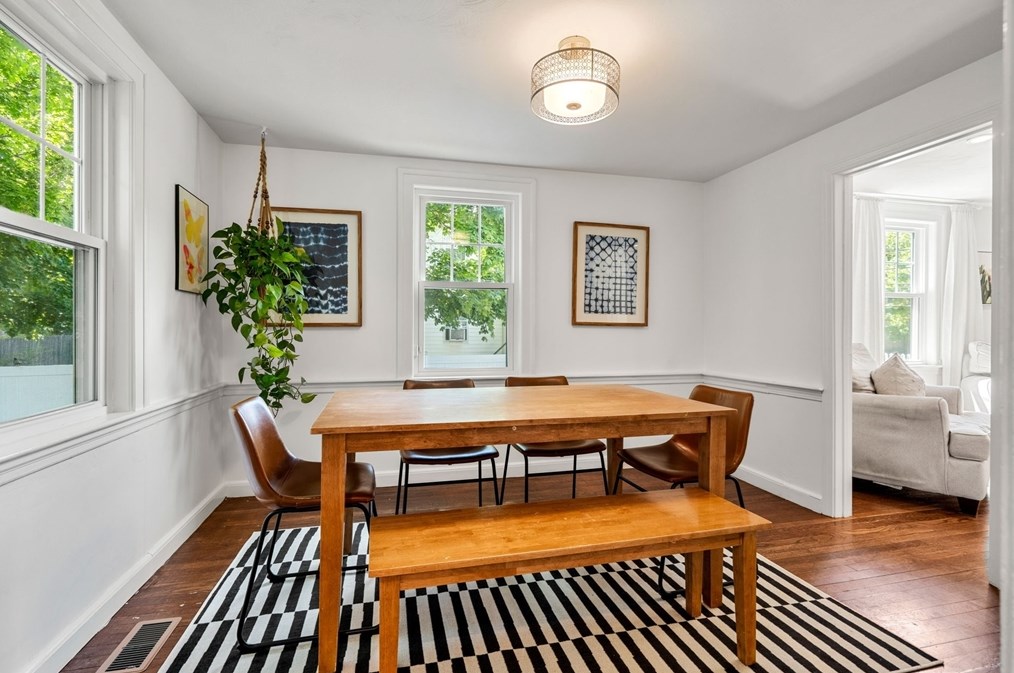 14 Pierrepont Rd, Newton MA 02462-1126 exterior