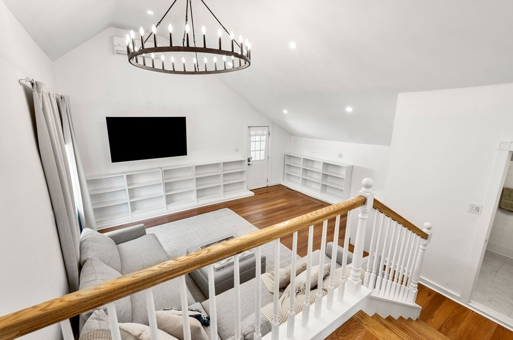 14 Pierrepont Rd, Newton MA 02462-1126 exterior