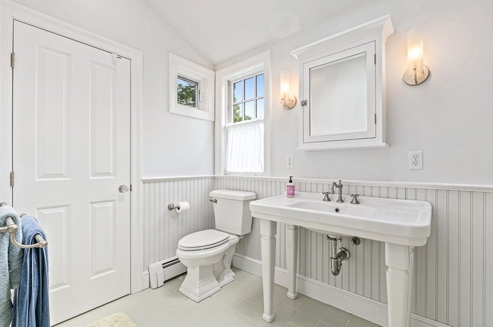 126 Alcott Rd, Concord MA  01742-2605 exterior