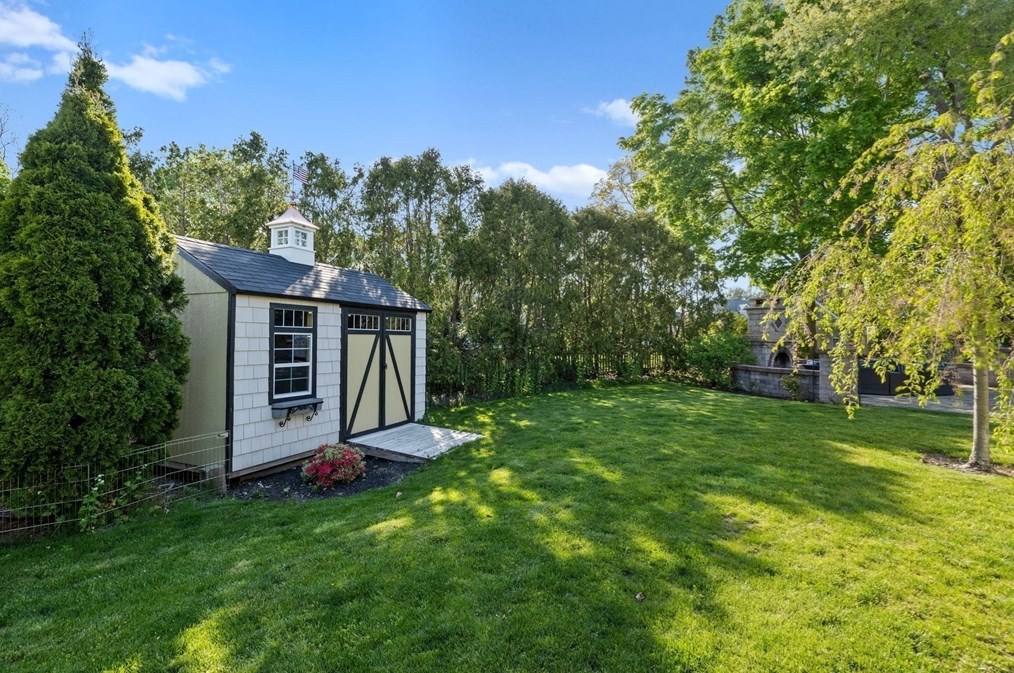 47 Lafayette Ave, Hingham MA 02043-2430 exterior