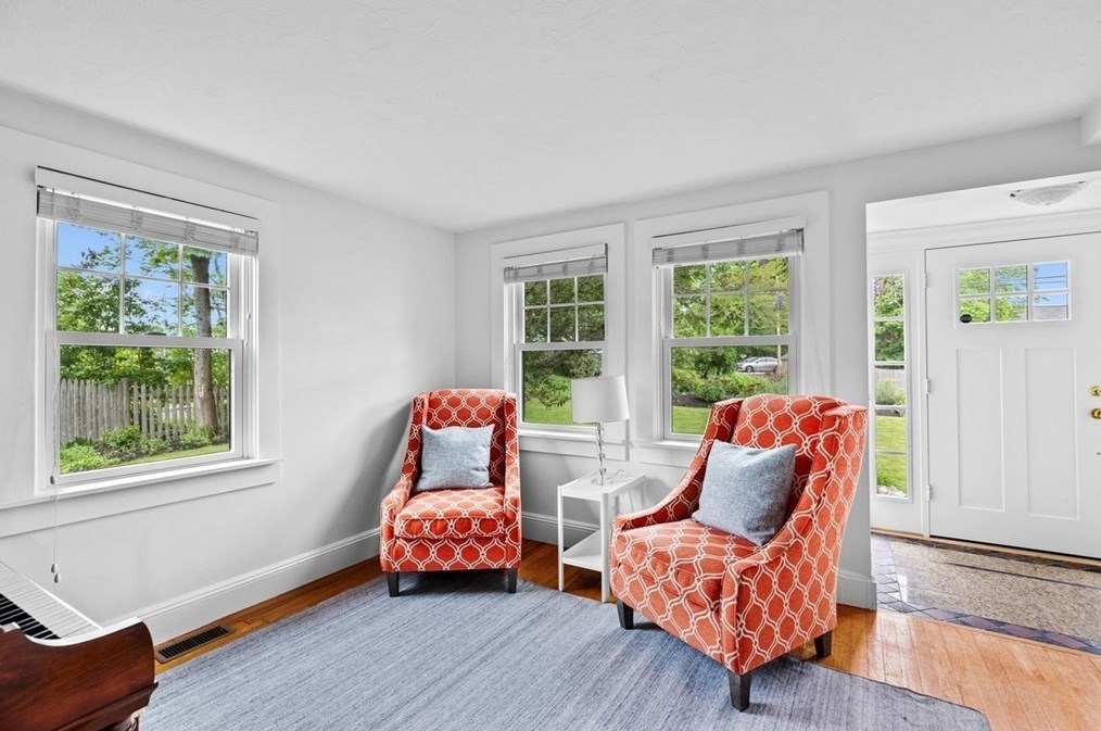 47 Lafayette Ave, Hingham MA 02043-2430 exterior