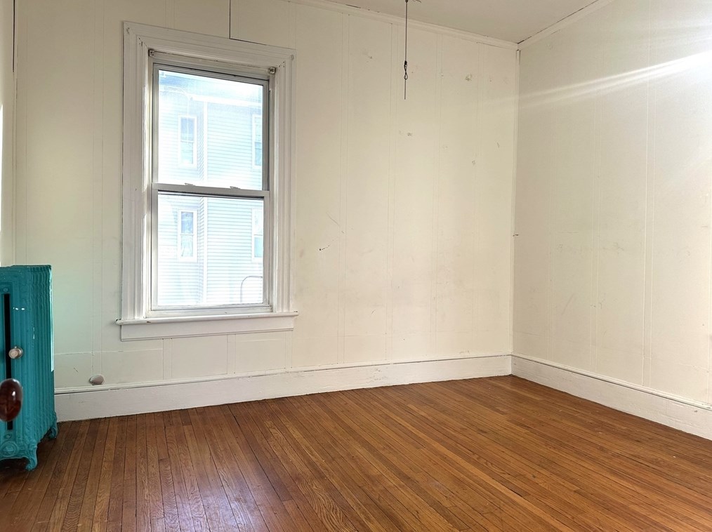 33 Russell St, Worcester MA  01609-1841 exterior