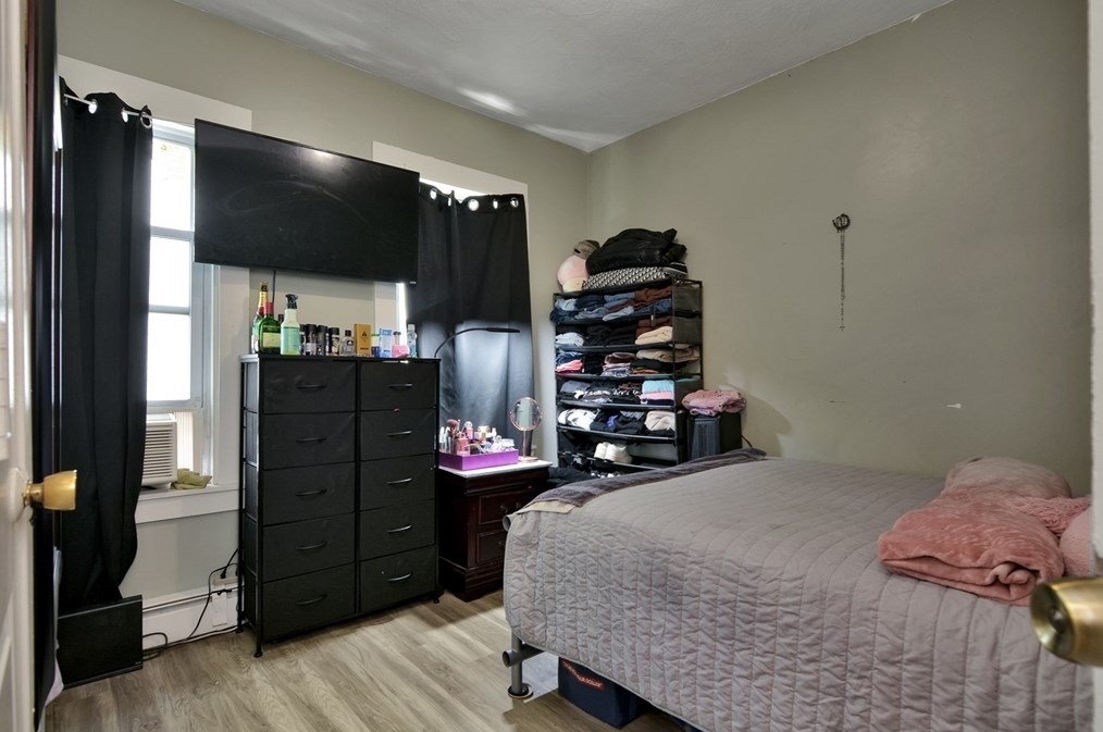 113 Marlborough St, Chelsea MA  02150-3303 exterior