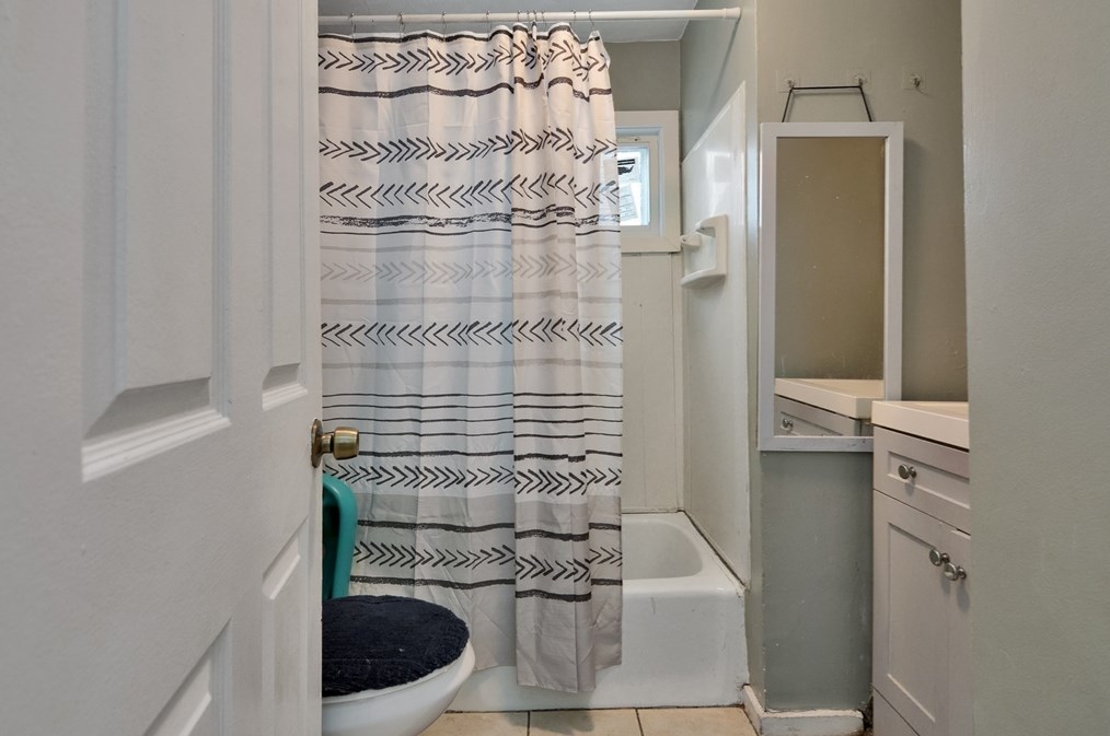 113 Marlborough St, Chelsea MA  02150-3303 exterior