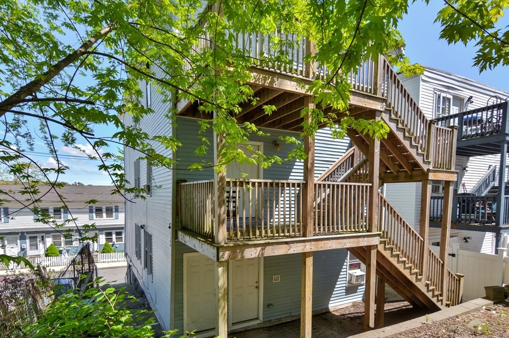 113 Marlborough St, Chelsea MA  02150-3303 exterior