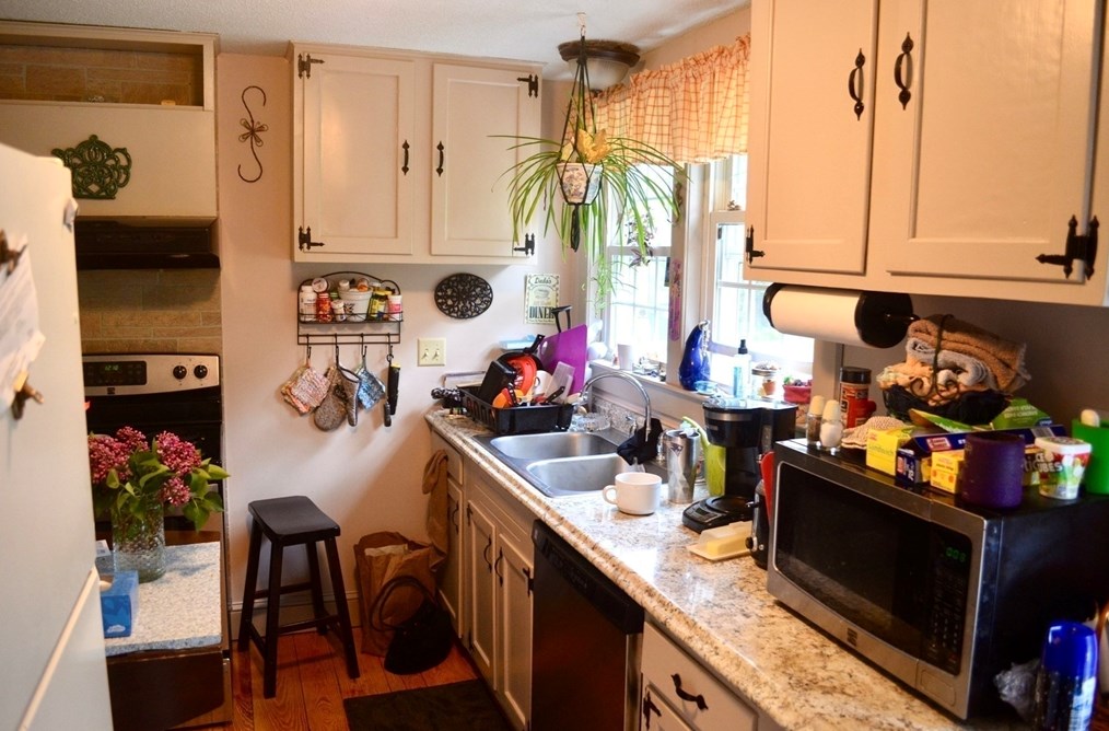 226 Cotuit Rd, Sandwich MA  02563-2655 exterior