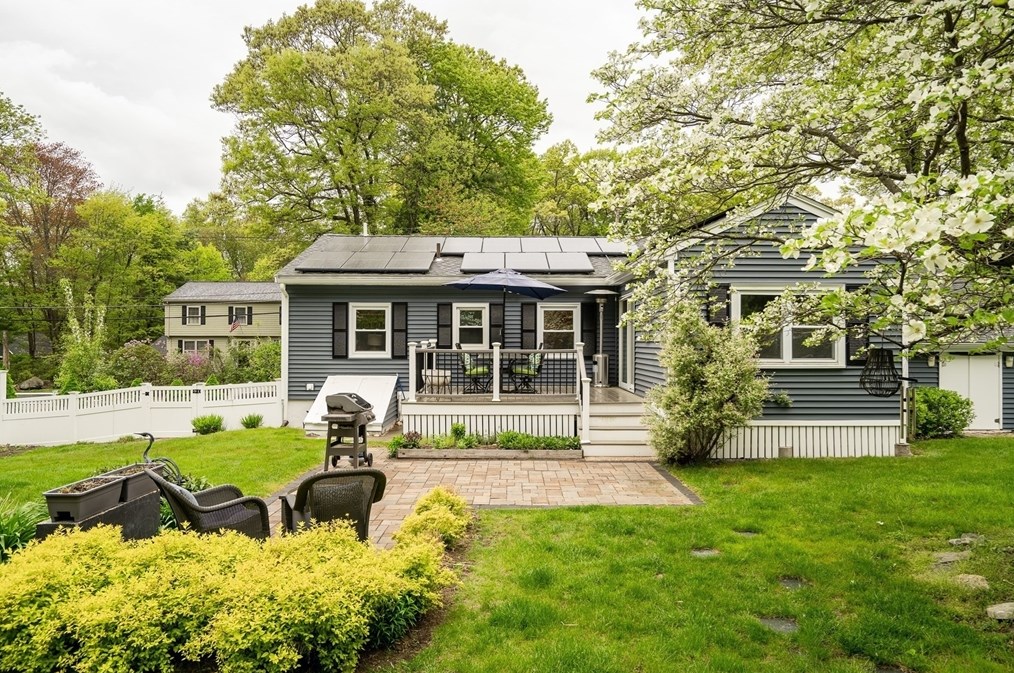 20 Chandler Rd, Burlington MA 01803-1802 exterior