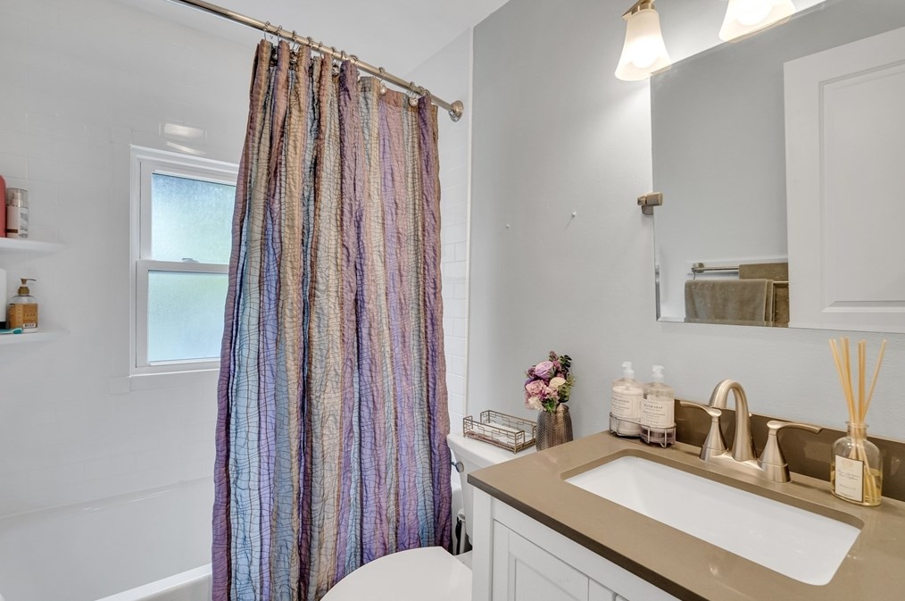 20 Chandler Rd, Burlington MA 01803-1802 exterior