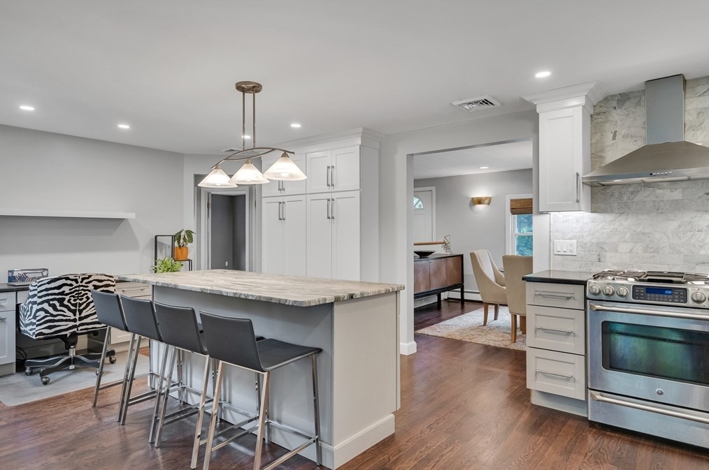 20 Chandler Rd, Burlington MA 01803-1802 exterior