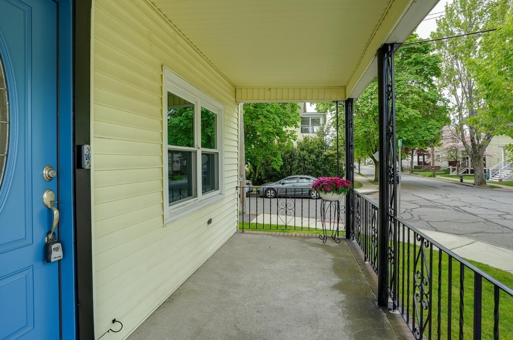 135 Palmer St, Arlington MA  02474-3328 exterior