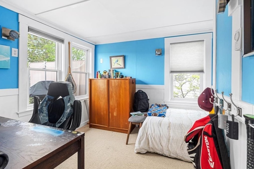 60 Clinton Rd, Weymouth MA 02189-3010 exterior