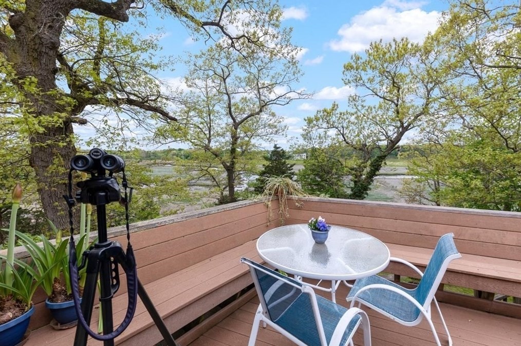 60 Clinton Rd, Weymouth MA 02189-3010 exterior