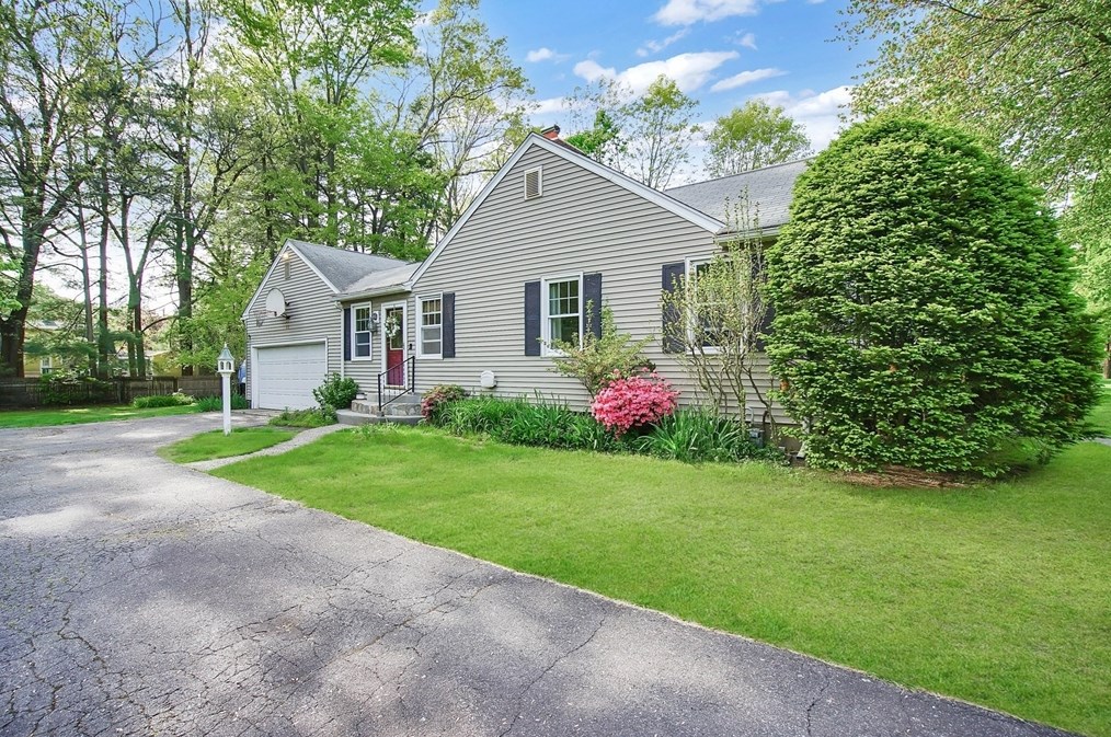 48 Maplewood St, Springfield MA 01106-3309 exterior