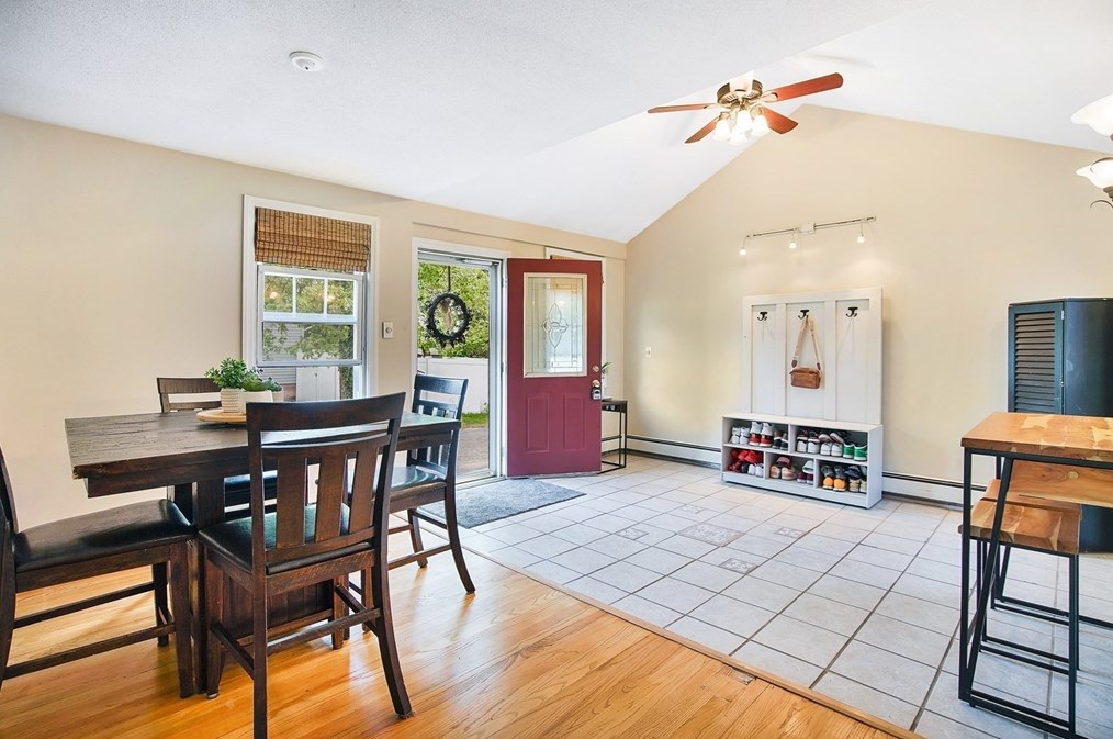 48 Maplewood St, Springfield MA 01106-3309 exterior