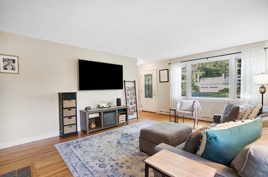 48 Maplewood St, Springfield MA 01106-3309 exterior