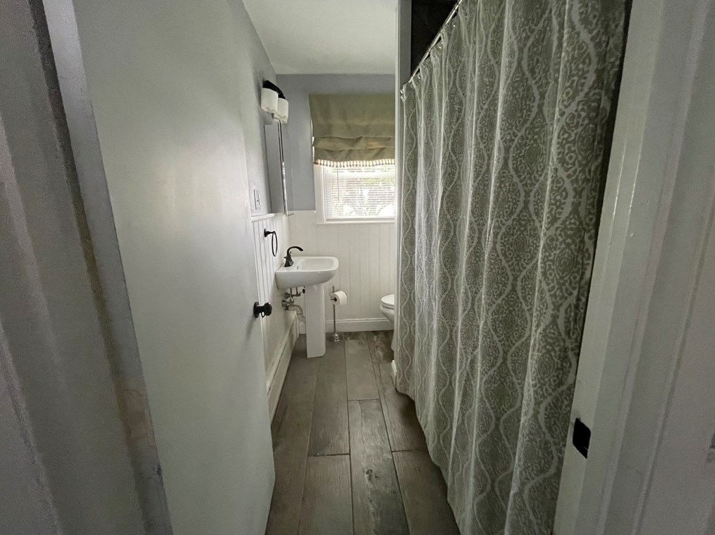 672 Grinnell St, Fall River MA 02721-3832 exterior