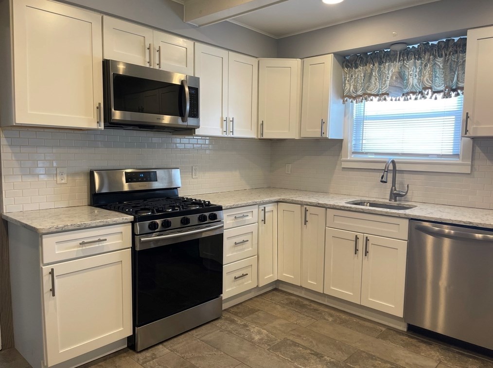 672 Grinnell St, Fall River MA 02721-3832 exterior